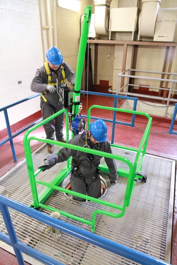 DBI SALA Davit Guard 8350352 Confined Space Guard Fall Protection System Helps Maintain A Safe Work Environment